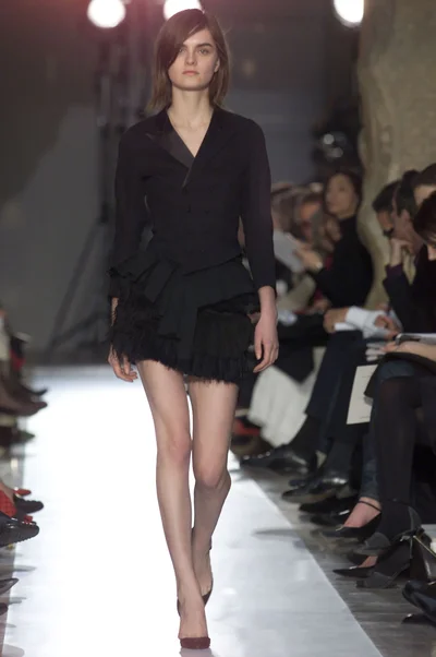 Look 28